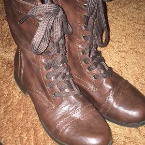 Size 8 Brown So Brand Combat Boots